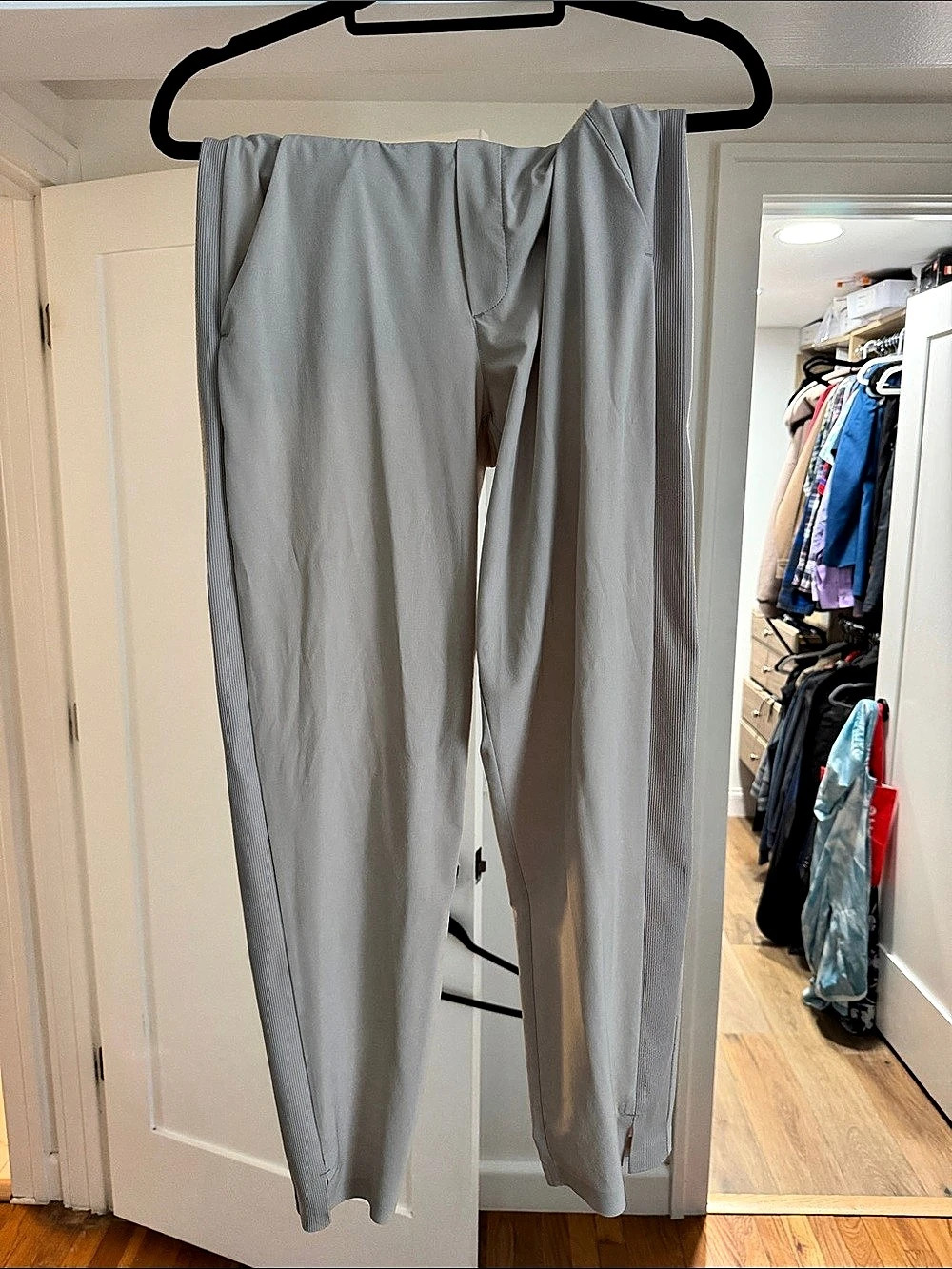 Athleta Jogger Pants in Gray Size 2 Like New